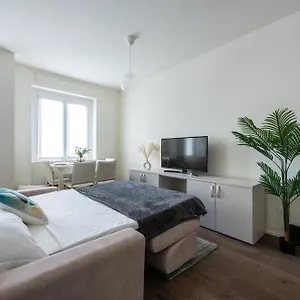 We - Santa Sofia House, Duomo Appartement