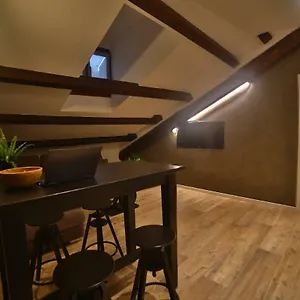 Appartement Moscova Attic Near Duomo, Milaan